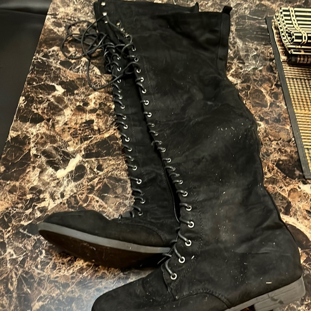 Knee high flat boots 7.5